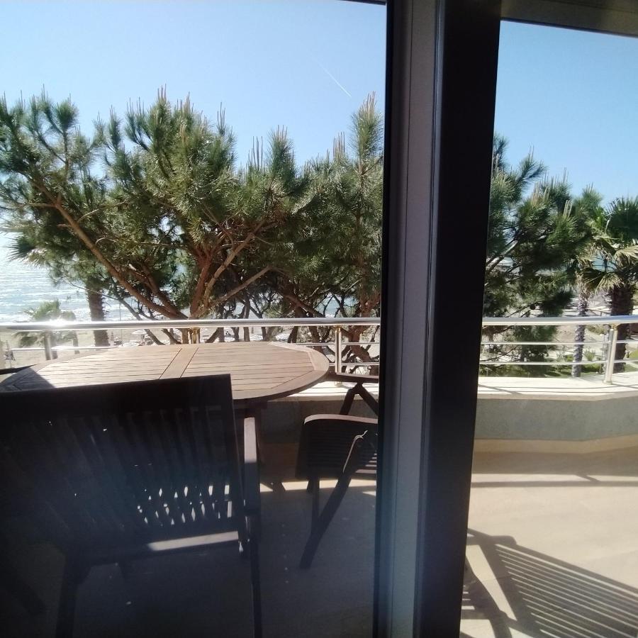 Mia'S Sea View Apartment Golem  Eksteriør billede