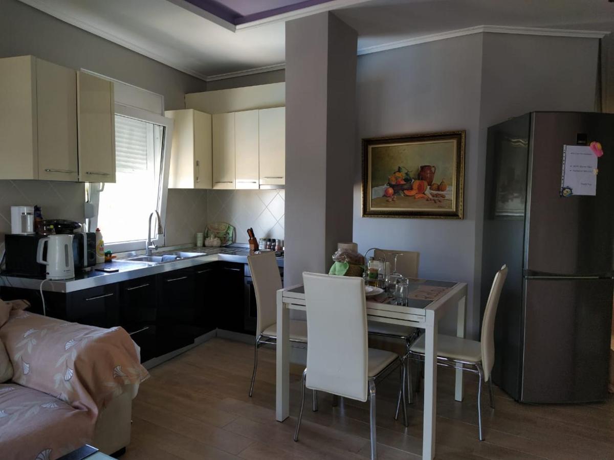 Mia'S Sea View Apartment Golem  Eksteriør billede